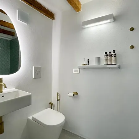Ferienhaus Captain's Quarters - Townhouse On Maggiore *