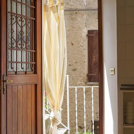 Captain's Quarters - Townhouse On Maggiore Ferienhaus